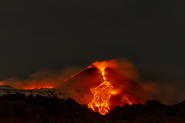 Italija: Etna ponovno izbacila pepeo i lavu
