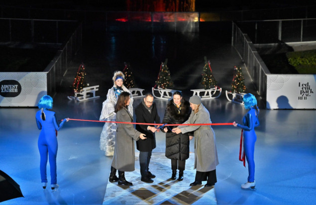 Gradonačelnici Sarajeva i Zagreba zajedno upalili prvu adventsku svijeću na Manduševcu