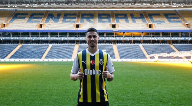 Krunić zvanično predstavljen u Fenerbahceu
