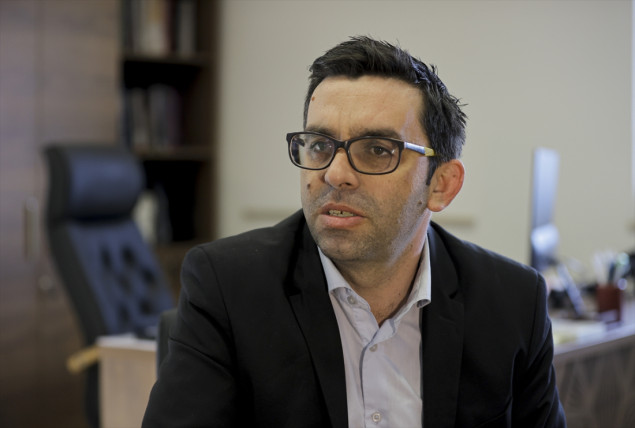 Projekat "Stazom sjećanja" u Sarajevu: Par cipela simbolizira žrtvu opsade