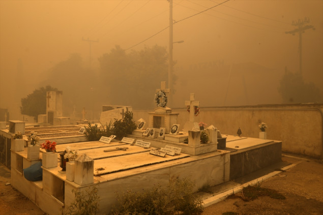 Grčka evakuiše bolnice i domove dok bjesne požari u blizini Atine
