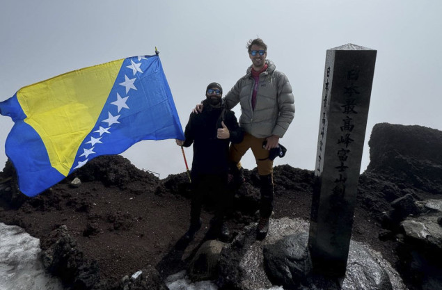Miran Stambol i Senad Dorić osvojili Fuji, svetu planinu Japana