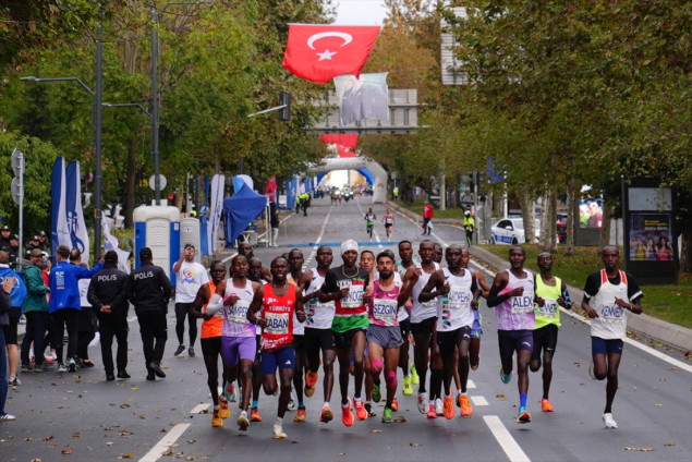 Održan 46. Istanbulski maraton: Počeo na azijskoj, završio na evropskoj strani