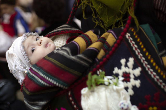 Bugarski grad Razlog tradicionalno odaje počast babicama