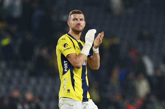 Džeko s povredom asistirao u pobjedi Fenerbahcea nad Kasimpasom