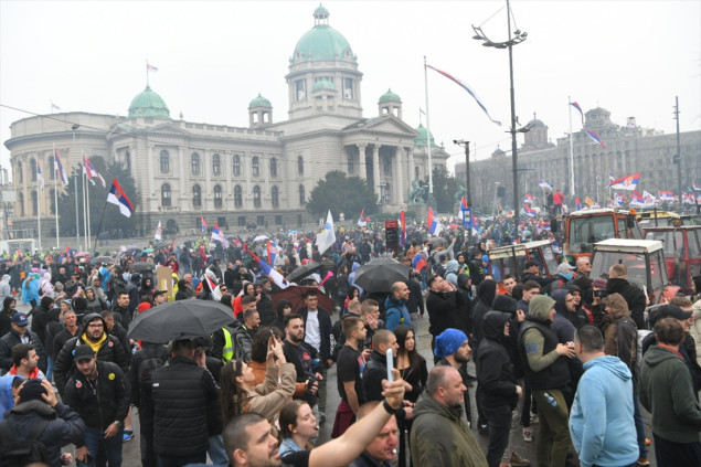 MUP Srbije: Na vrhuncu protesta u Beogradu okupilo se oko 107.000 ljudi