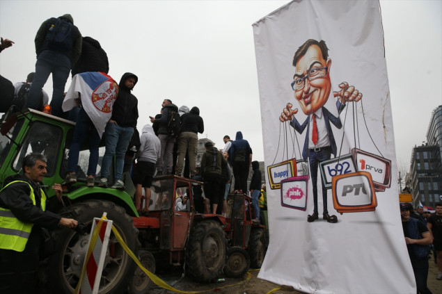 Desetine hiljada ljudi na ulicama Beograda, protest "15. za 15" zvanično počeo