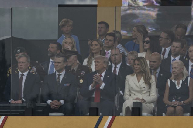 Trump prisustvovao kontroverznoj vojnoj paradi od 45 miliona dolara u Washingtonu