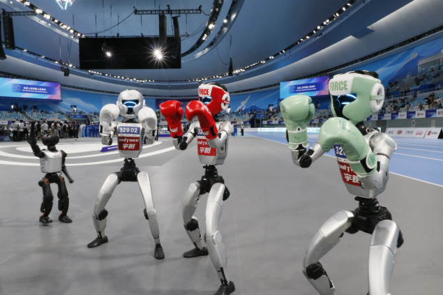 U Kini završeno takmičenje humanidnih robota, na kraju pozirali za zajedničke fotografije
