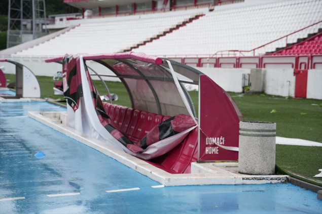 Olujno nevrijeme prouzrokovalo znatna oštećenja na stadionu Zrinjskog