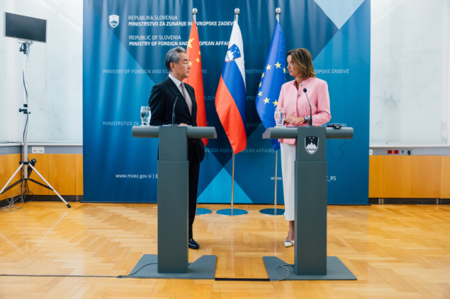 Tanja Fajon nakon sastanka s Wang Yijem: Slovenija cijeni iskren dijalog s Kinom