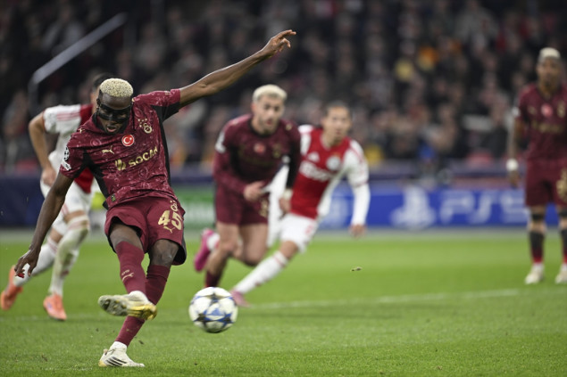 UEFA Liga prvaka: Galatasaray slavio u gostima protiv Ajaxa, remiji Chelsea i Barcelone