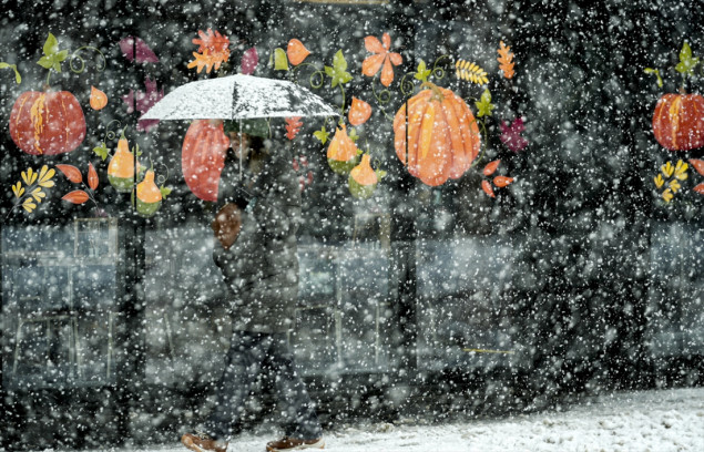 Snijeg zabijelio Sarajevo, problemi u saobraćaju širom BiH