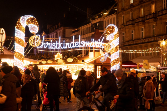 Kultni božićni sajam u Strazburu dočekuje posjetioce prazničnom atmosferom