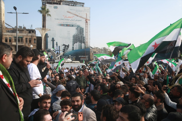 Hiljade građana širom Sirije obilježile godišnjicu pada Assadovog režima