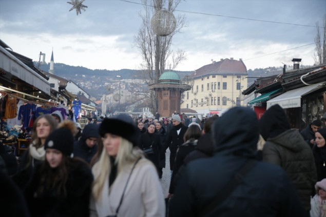 Turisti ispunili Baščaršiju i ulice Sarajeva prvog dana 2026. godine