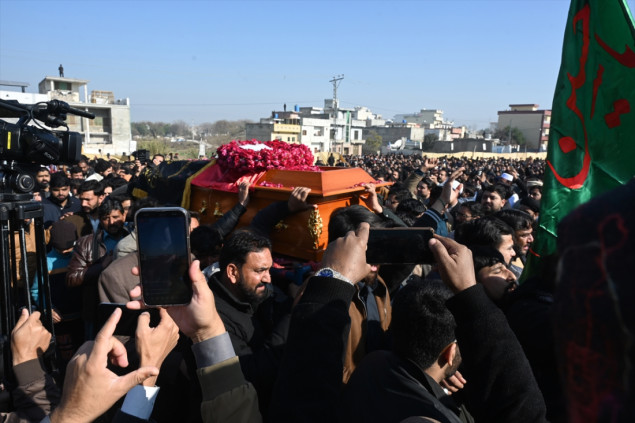 Hiljade ljudi na sahrani žrtava samoubilačkog napada u Islamabadu