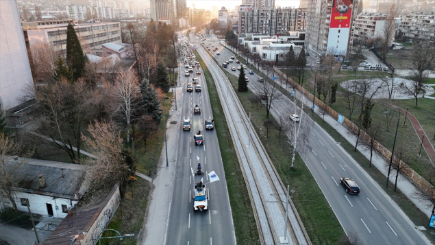 Defile stotina vozila u Sarajevu povodom Dana nezavisnosti BiH