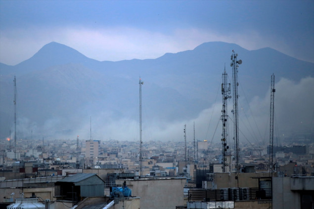 U izraelskim zračnim napadima pogođen Teheran, Iran pokrenuo novi raketni napad na Izrael
