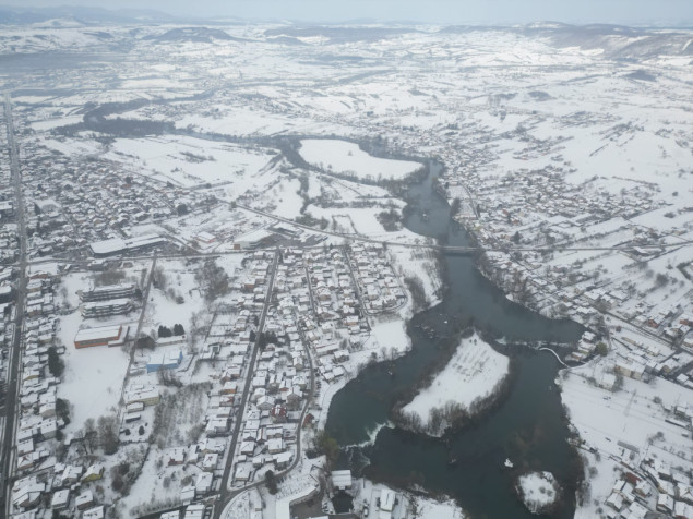 Proljetno nevrijeme u BiH: Bihać pod snijegom, otežan saobraćaj na planinskim prevojima