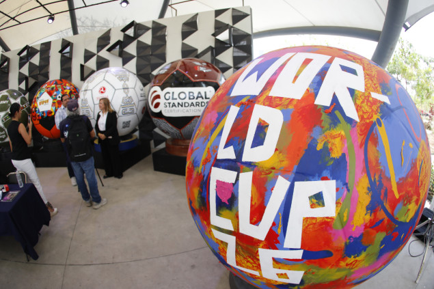 U Meksiku predstavljene monumentalne skulpture lopti za Svjetsko prvenstvo 2026