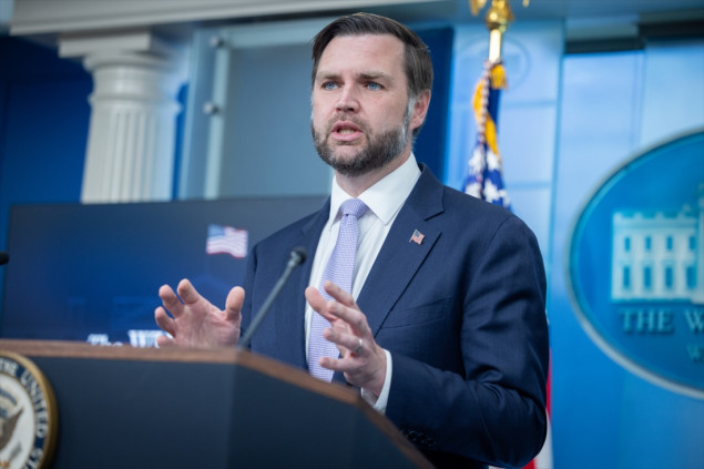 JD Vance: SAD ne razmatra slanje iranskog obogaćenog uranija Rusiji