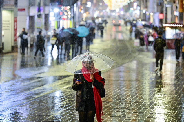 U Istanbulu zbog poplava zatvorene škole