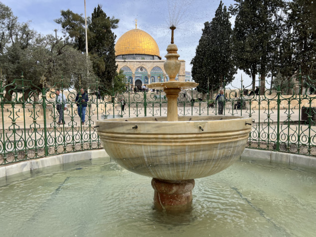 Izrael sprečava Palestince sa Zapadne obale da obave molitvu u džamiji Al-Aksa