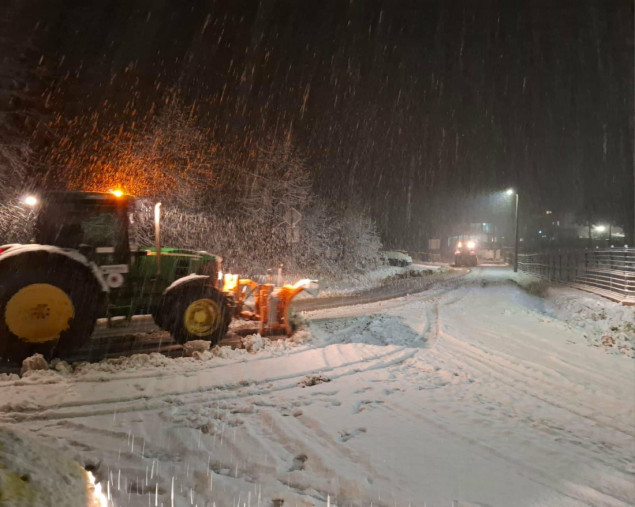 Snijeg u Tuzli: Angažovana sva raspoloživa mehanizacija Zimske službe JKP Komunalac Tuzla 