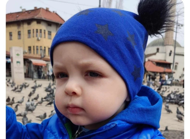Pomozi.ba pokrenulo apel za liječenje četverogodišnjeg Adina koji ima epilepsiju