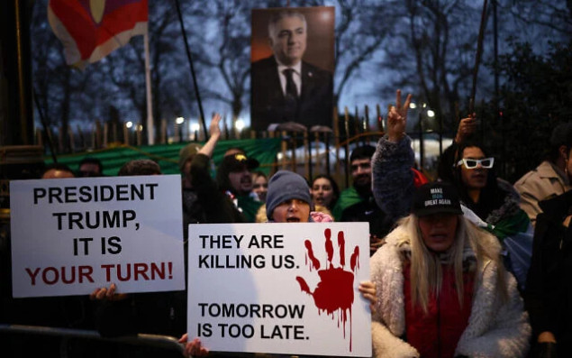 Teheran upozorio zemlje u regionu da će napasti američke baze ako SAD napadnu Iran