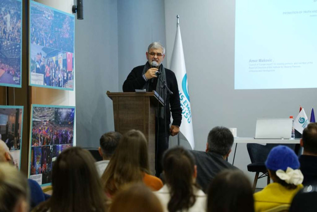 Mašović govorio o dubokim tragovima genocida u Srebrenici u 'Institutu Yunus Emre' u Sarajevu