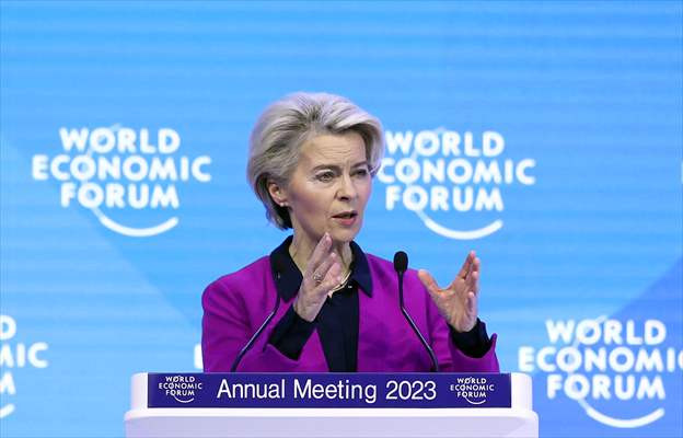 EU najavila u Davosu da priprema zakon kojim će odgovoriti na klimatske poteze SAD-a