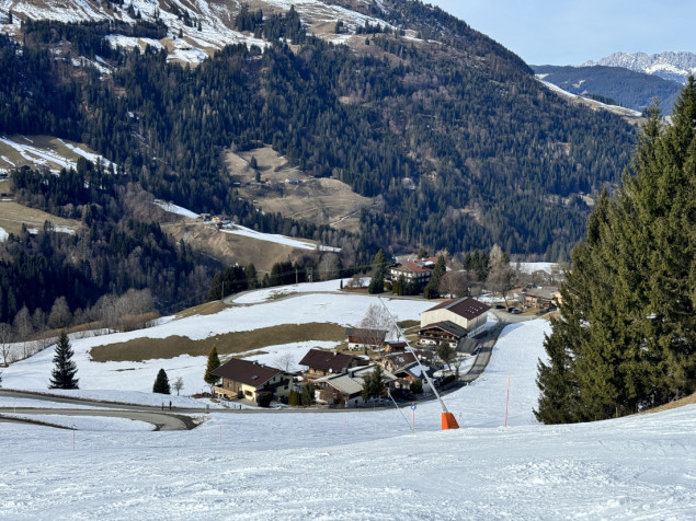 Skijaška sezona na austrijskim Alpama spašena vještačkim snijegom