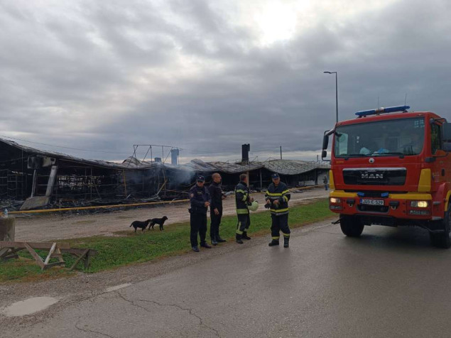 U požaru na 'Arizoni' u potpunosti izgorio poslovni objekt