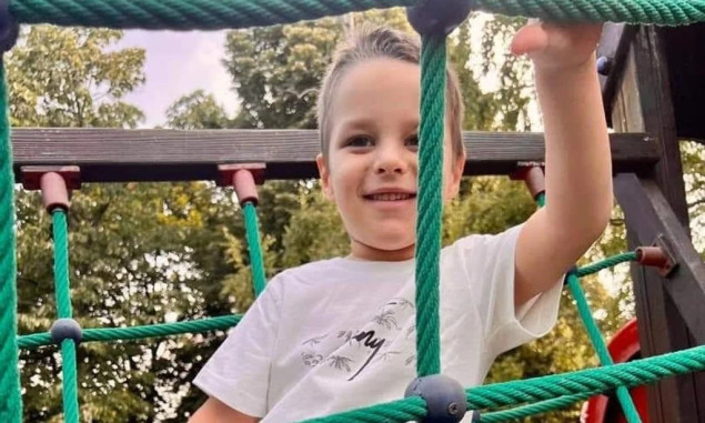 Pomozi.ba pokrenulo apel za šestogodišnjeg Armana Sirbubala