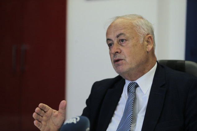 "Neprimjereno je i neprihvatljivo biti u isto vrijeme ministar i zastupnik"