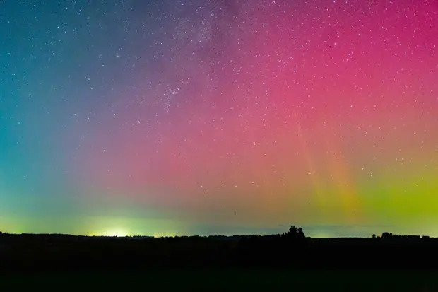 Aurora Australis obasjala nebo u spektakularnom "solarnom tsunamiju"
