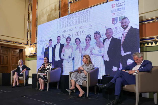 Četvrti Austrijski bal u Sarajevu 8. juna u sarajevskoj Vijećnici