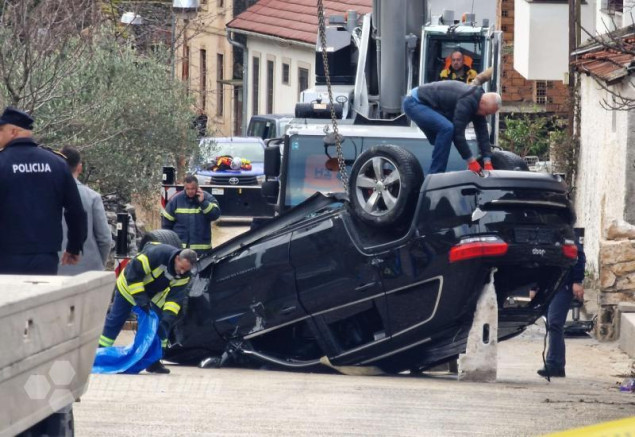 Iz Bregave izvučeno tijelo i vozilo