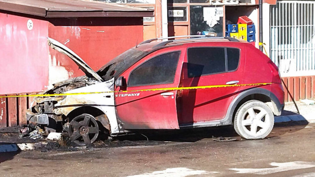 Zapaljen automobil pripadniku Kosovske granične policije u Severnoj Mitrovici