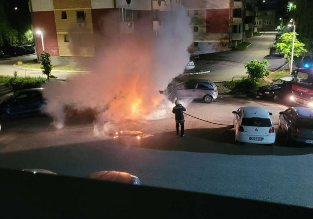 U Doboju zapaljen automobil