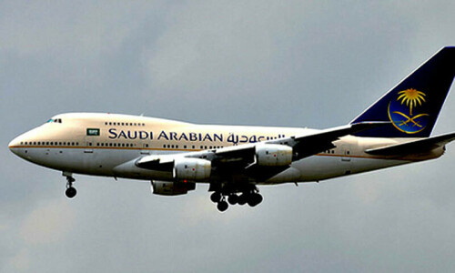 Avion s hadžijama preusmjeren u Indoneziju nakon bombaške prijetnje