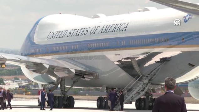 Trump: Sigurnosna pitanja nisu bila razlog promjene aviona nakon NATO samita