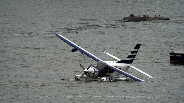 Osam osoba spašeno nakon incidenta s hidroavionom u New Yorku