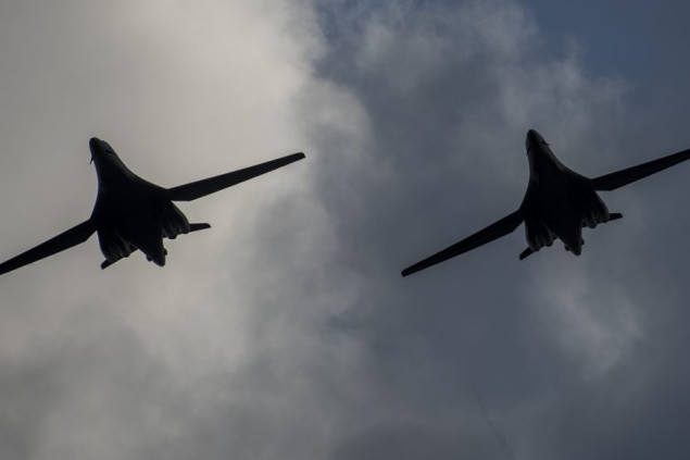 Ruska vojska poslala lovce da odvrati američke bombardere blizu njene arktičke granice