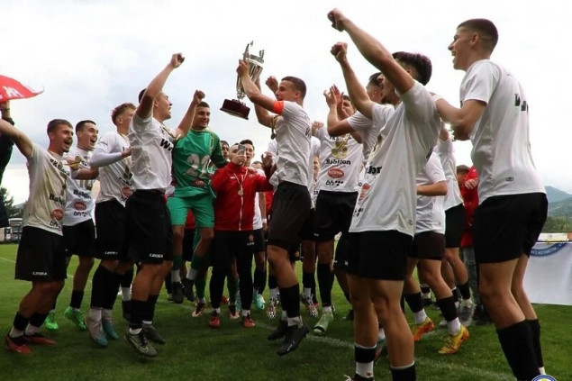 Juniori tuzlanske Slobode nakon penala osvojili trofej Kupa BiH i revanširali se Sarajevu