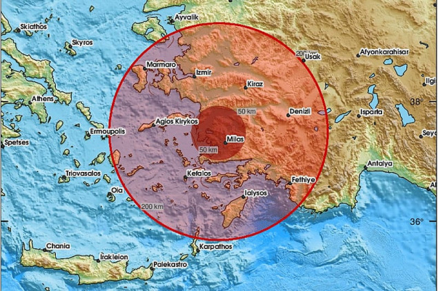 Jedna poginula, desetine povrijeđenih nakon panike zbog zemljotresa u Turskoj