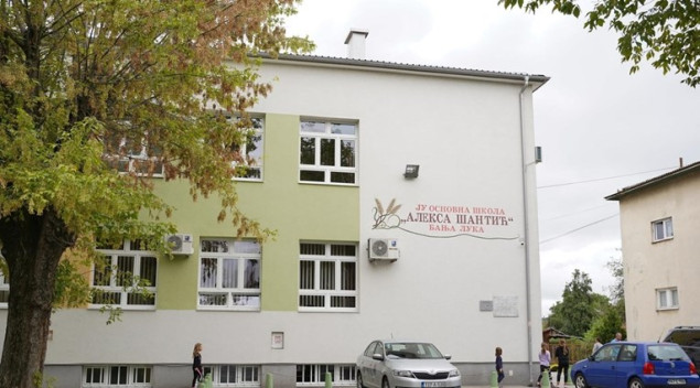 Zbog dojava o bombama prekinuta nastava i u više škola u HNK