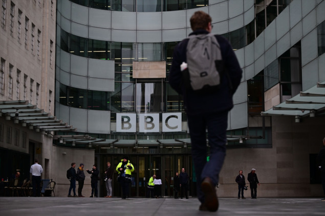 Britanska štampa opisuje ostavke na BBC-ju kao "najveću krizu emitera u posljednjoj deceniji"